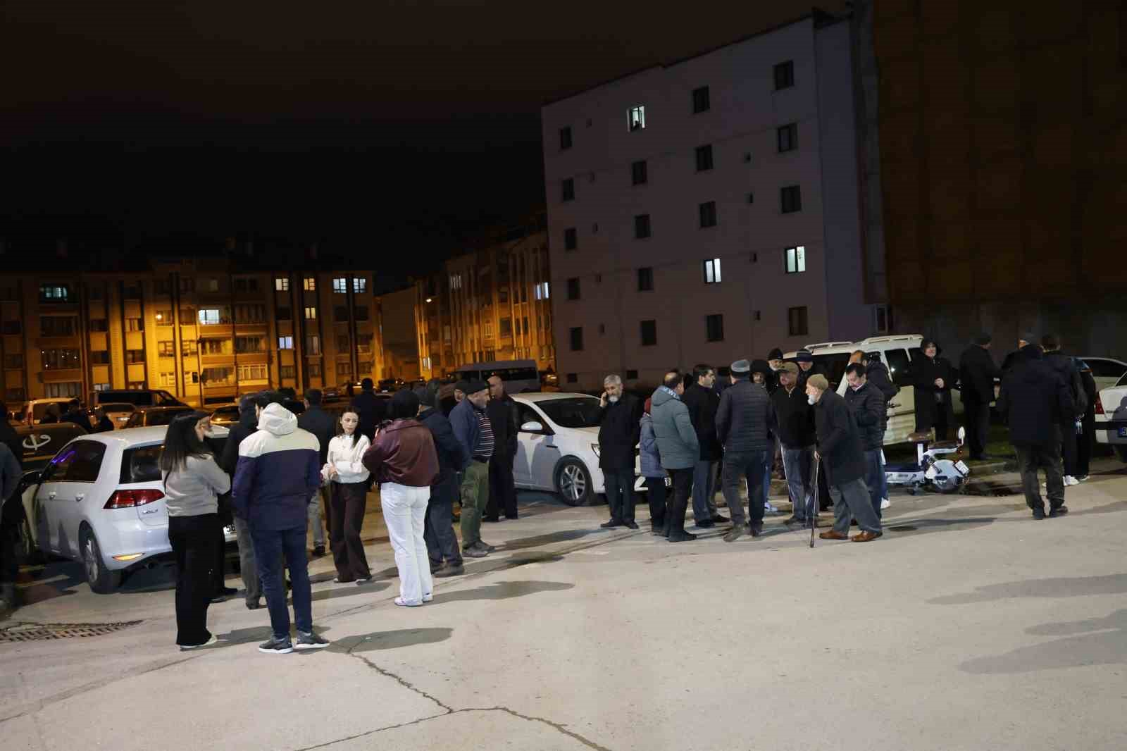 Mekke uçağını bekleyen umreciler şoka uğradı, soluğu karakolda aldılar
