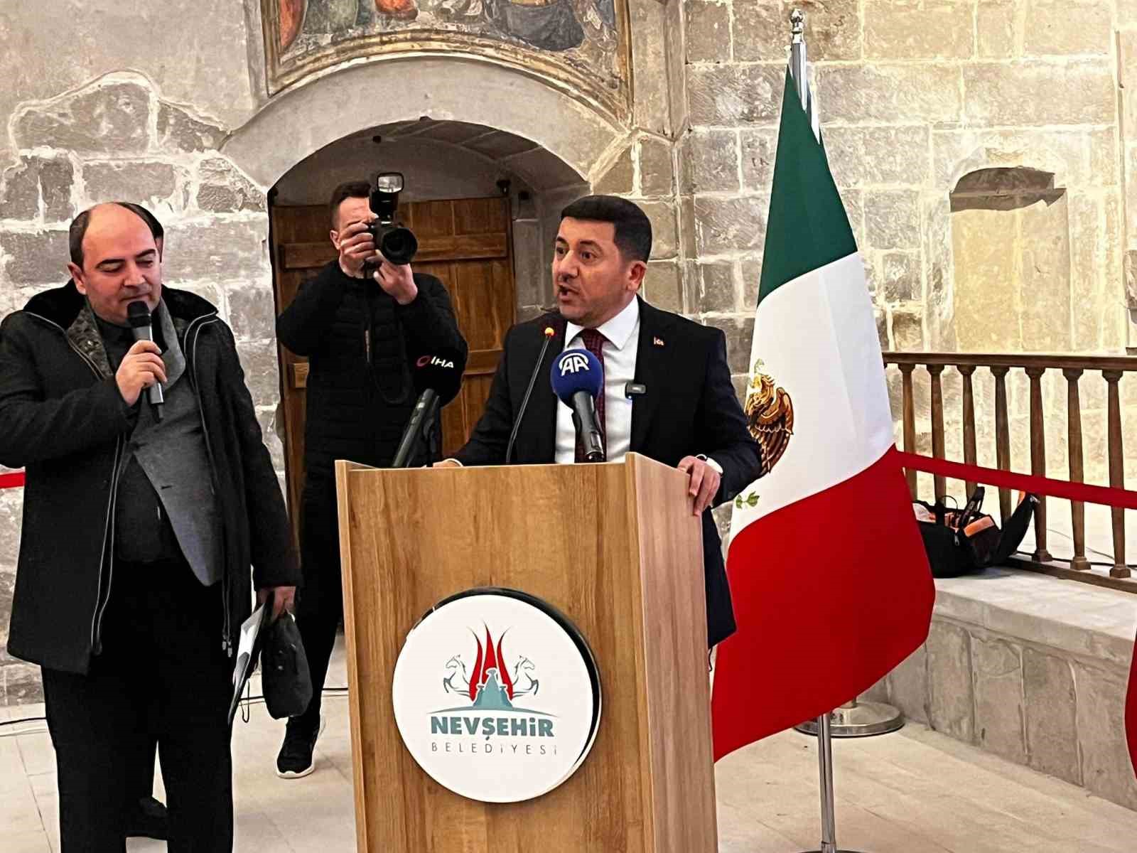 "Meksika Kültürel Çeşitlilik" sergisi Nevşehir’de açıldı
"Meksika Kültürel Çeşitlilik" sergisi Nevşehir’de açıldı