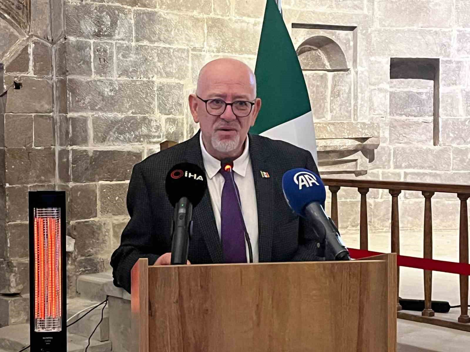 "Meksika Kültürel Çeşitlilik" sergisi Nevşehir’de açıldı
"Meksika Kültürel Çeşitlilik" sergisi Nevşehir’de açıldı