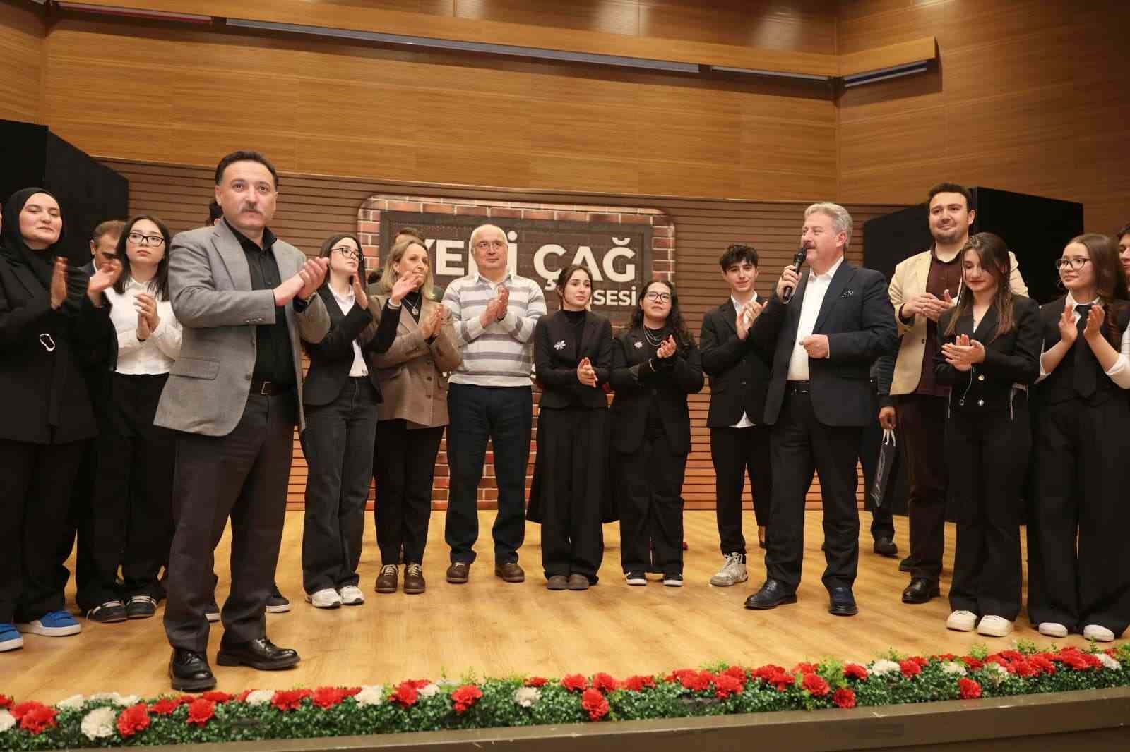 Mektep Melikgazi öğrencilerinin hazırladığı tiyatro oyunu büyük alkış topladı
