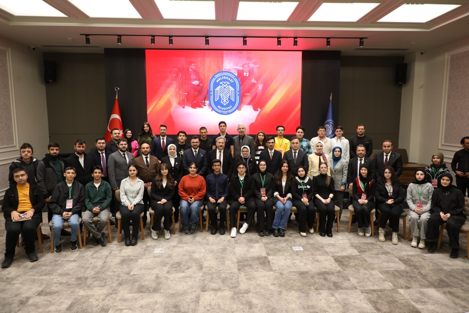 Mektep Melikgazi’de eğitim alan gençler topluma ışık olacaklar
Mektep Melikgazi’de eğitim alan gençler topluma ışık olacaklar