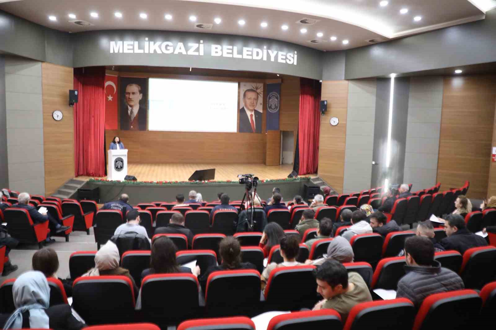 Melikgazi Belediyesi personeline ‘Kurumsal Aidiyet Eğitimi’
