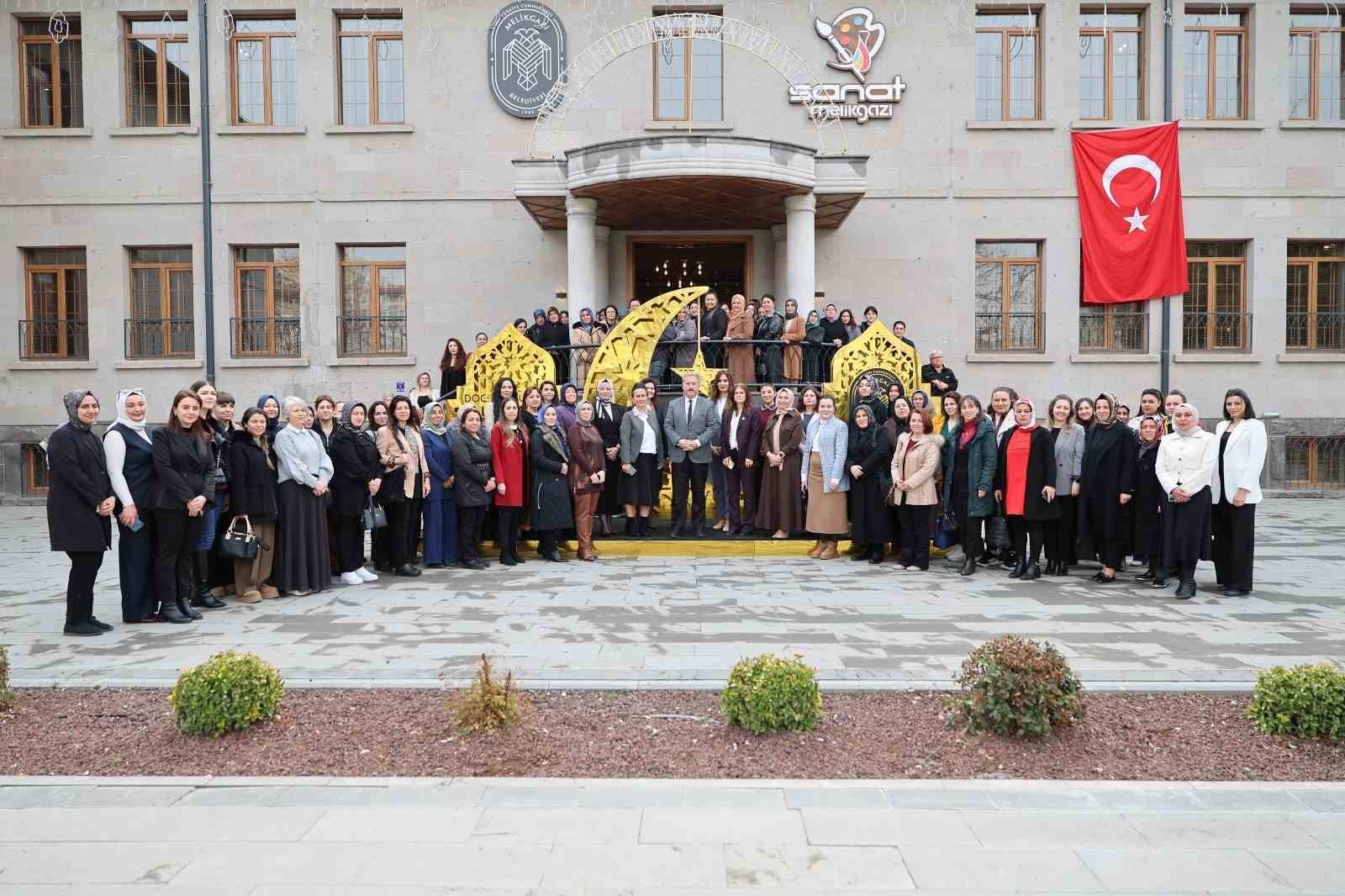 Melikgazi Belediyesi’nden Kadınlar Günü’ne özel el emeği sergi
