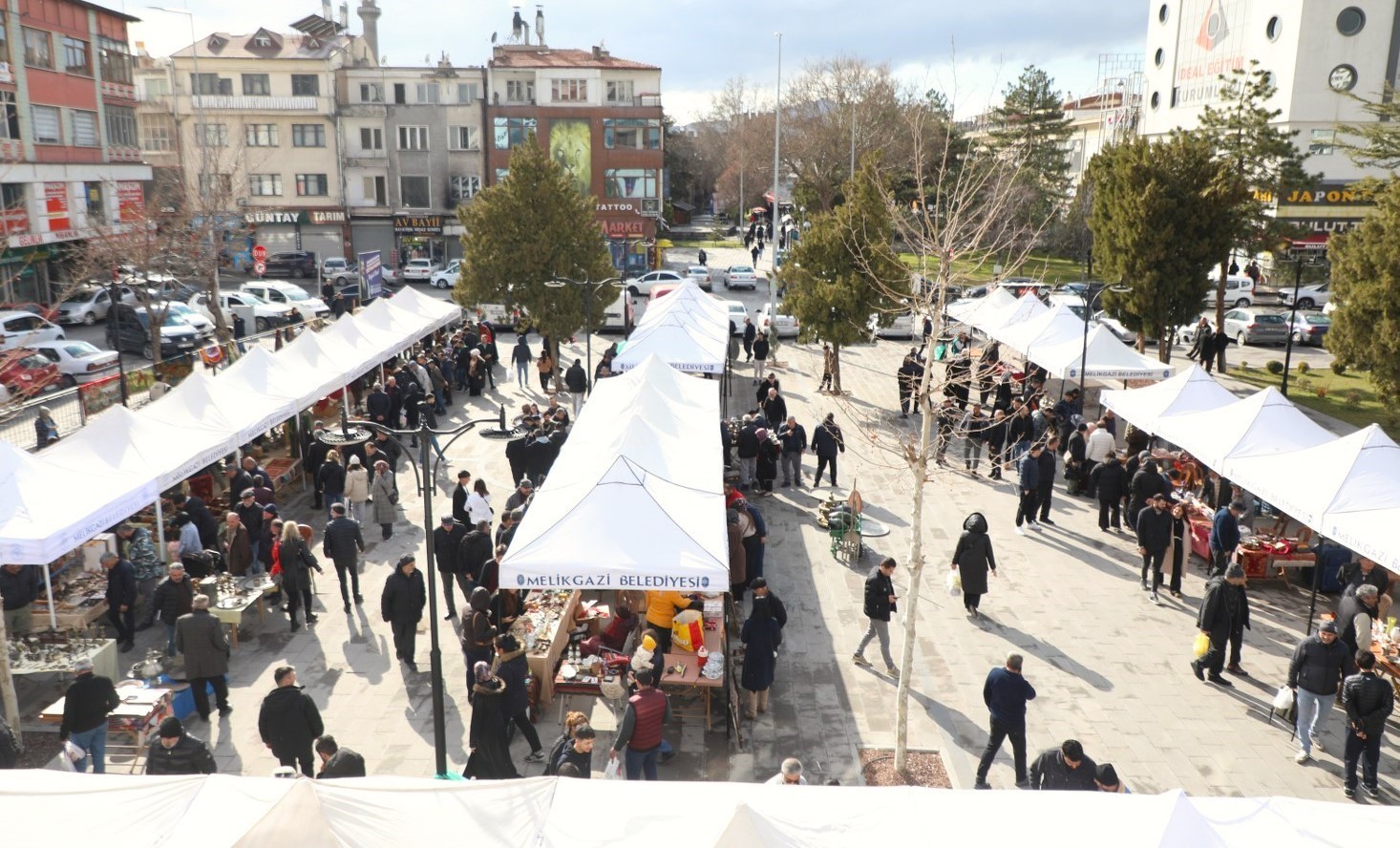 Melikgazi Belediyesi’nden şehrin merkezinde ‘antika molası’
