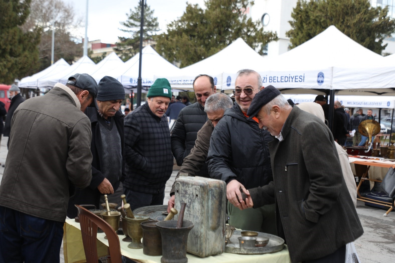 Melikgazi Belediyesi’nden şehrin merkezinde ‘antika molası’
