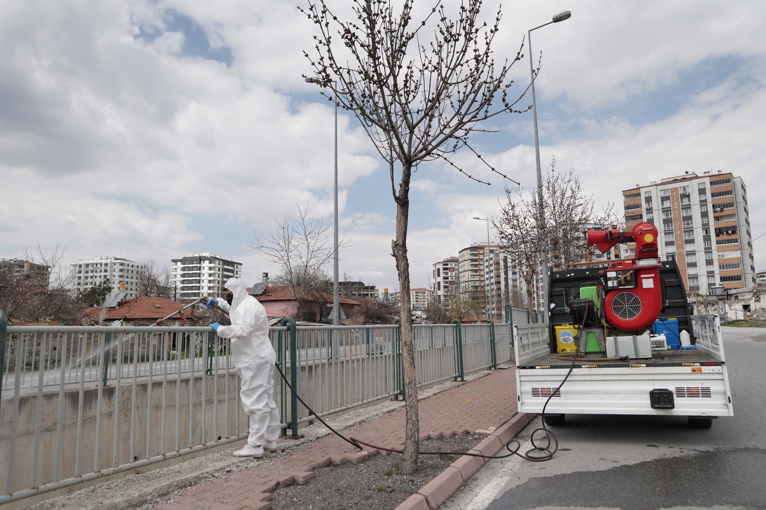Melikgazi’de haşeresiz ve sivrisineksiz bir yaz için ilaçlama yapıldı

