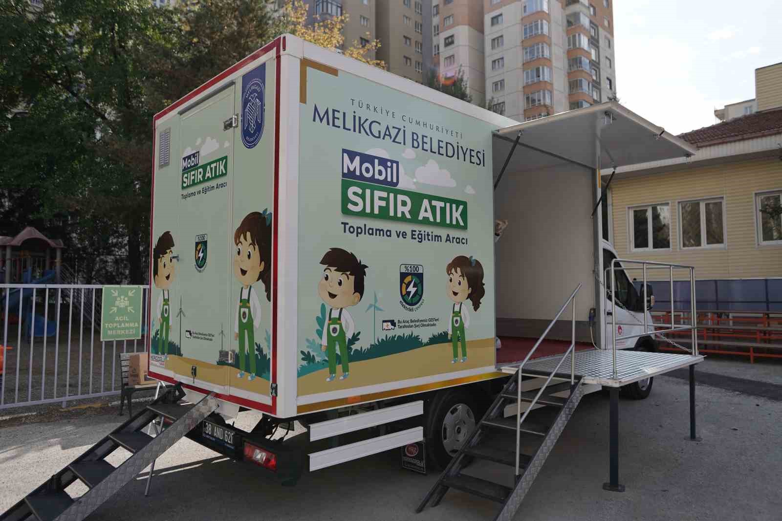 Melikgazi’de yıllık 9 bin ton atık geri dönüşümle ekonomiye kazandırılıyor
