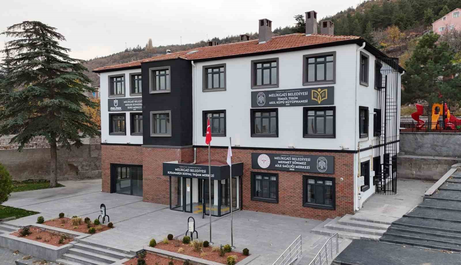 Melikgazi’den ilçeye vizyon katan birbirinden güzel sosyal tesisler
