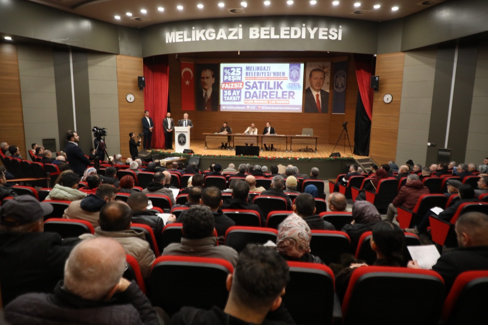 Melikgazi’nin kazandıran finans modeli ‘kazan kazan’, birçok ailenin ev sahibi olmasını kolaylaştırdı
Melikgazi’nin kazandıran finans modeli ‘kazan kazan’, birçok ailenin ev sahibi olmasını kolaylaştırdı