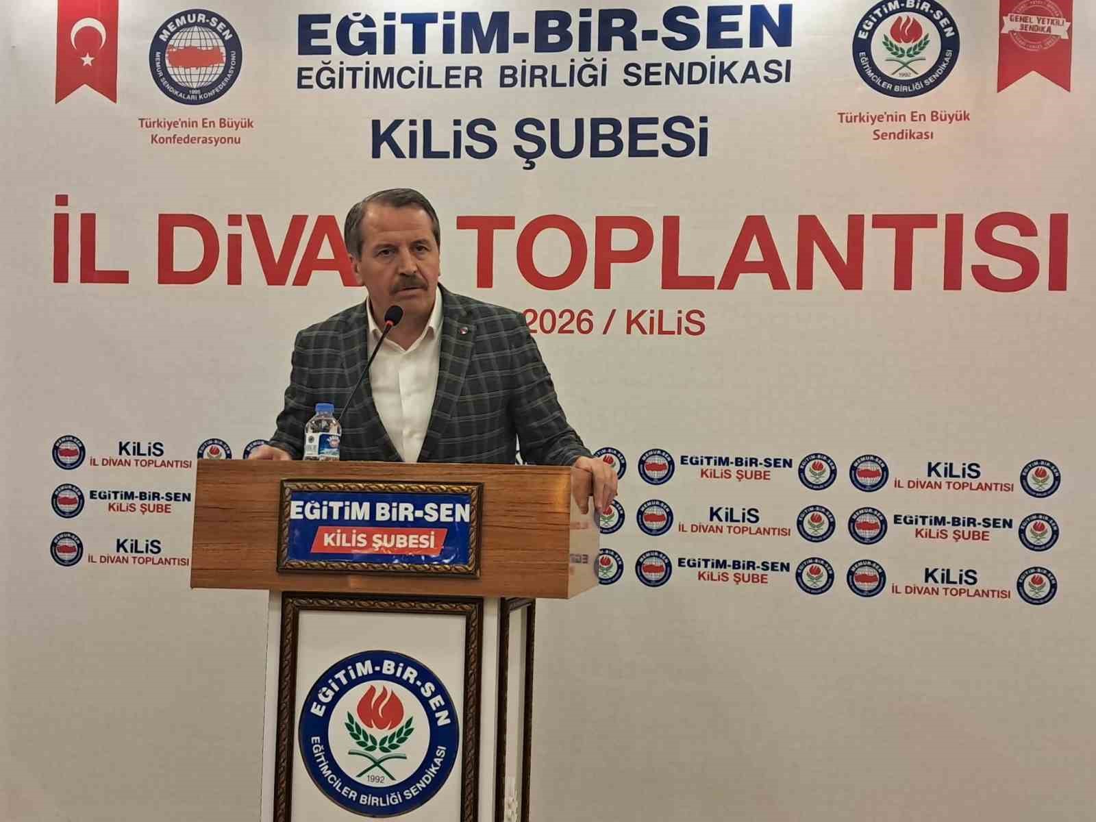 Memur-Sen Genel Başkanı Ali Yalçın: "Okullarda gerekirse tuşlu telefonlara dönüş olabilir"
