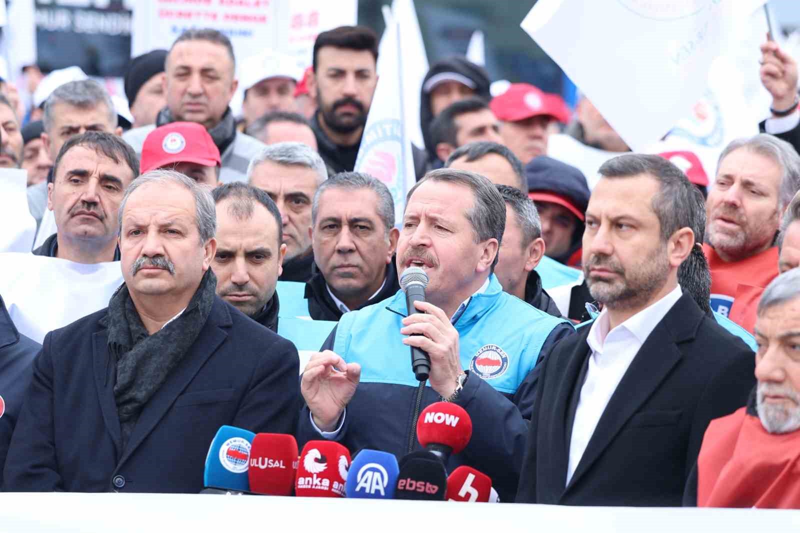 Memur-Sen Genel Başkanı Yalçın: "Kayıpların telafi edildiği ve emekliye de yansıyacak şekilde seyyanen zam verilsin diyoruz"
