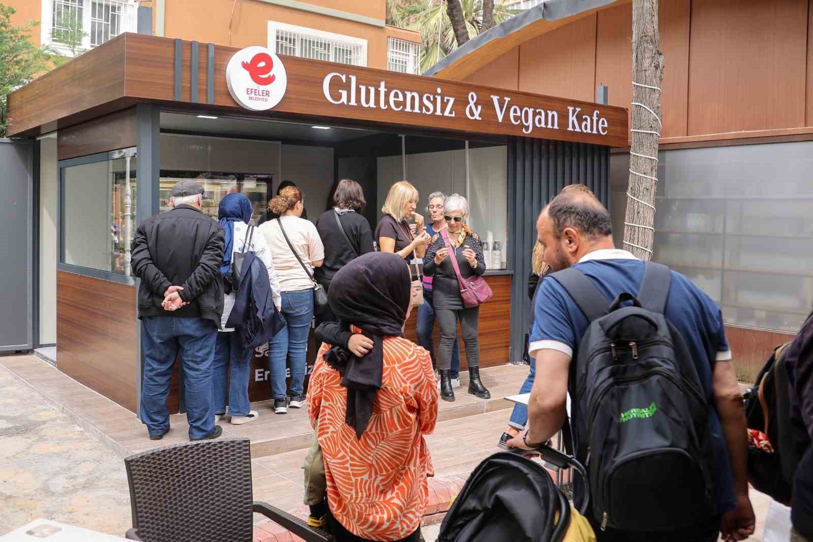 Menderes Park’ta Vegan Kafe dönemi yoğun ilgiyle başladı
