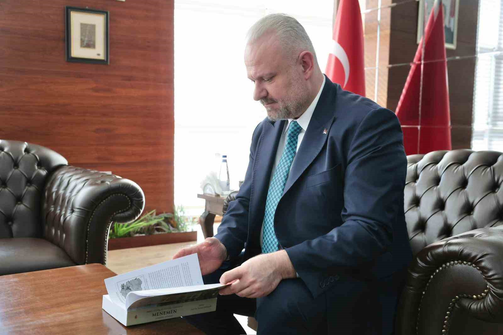 Menemen tarihi iki cilt kitap oldu
Menemen tarihi iki cilt kitap oldu