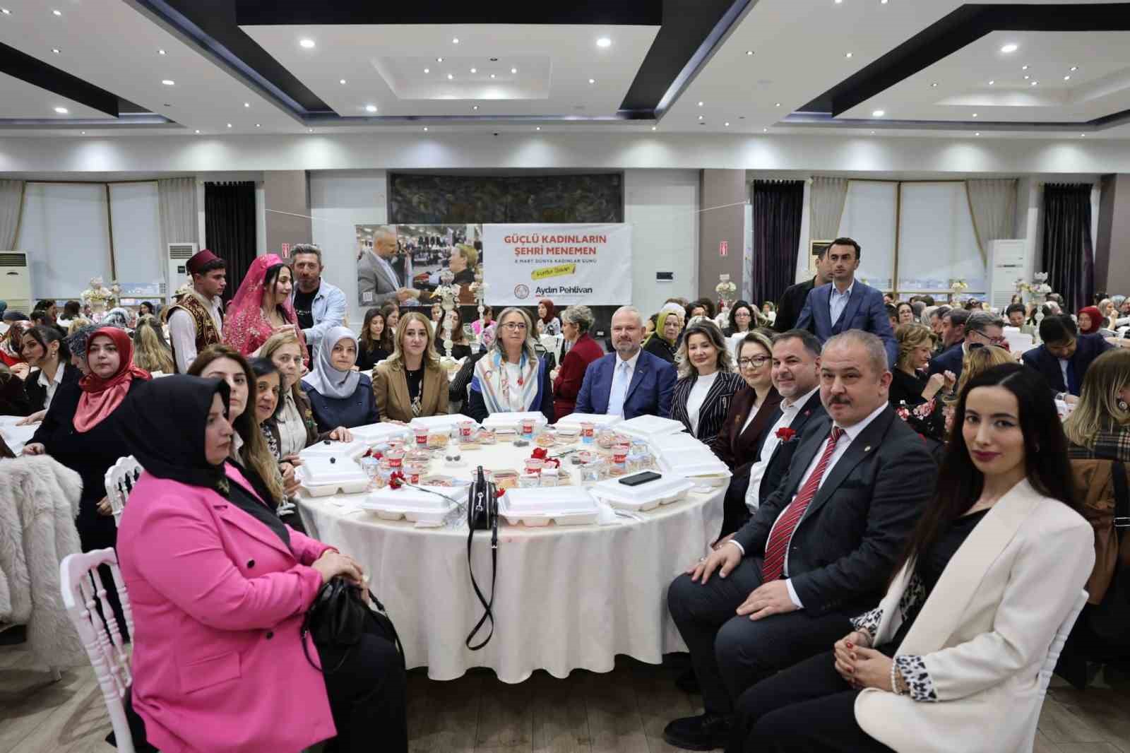 Menemen’de 8 Mart coşkusu yaşandı
