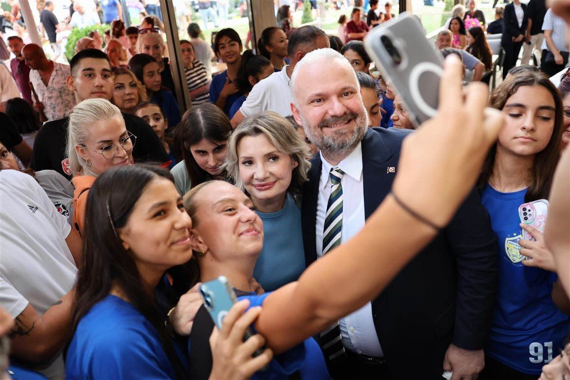 Menemen’de 9 ayda 9 tesis hizmete açıldı
Menemen’de 9 ayda 9 tesis hizmete açıldı