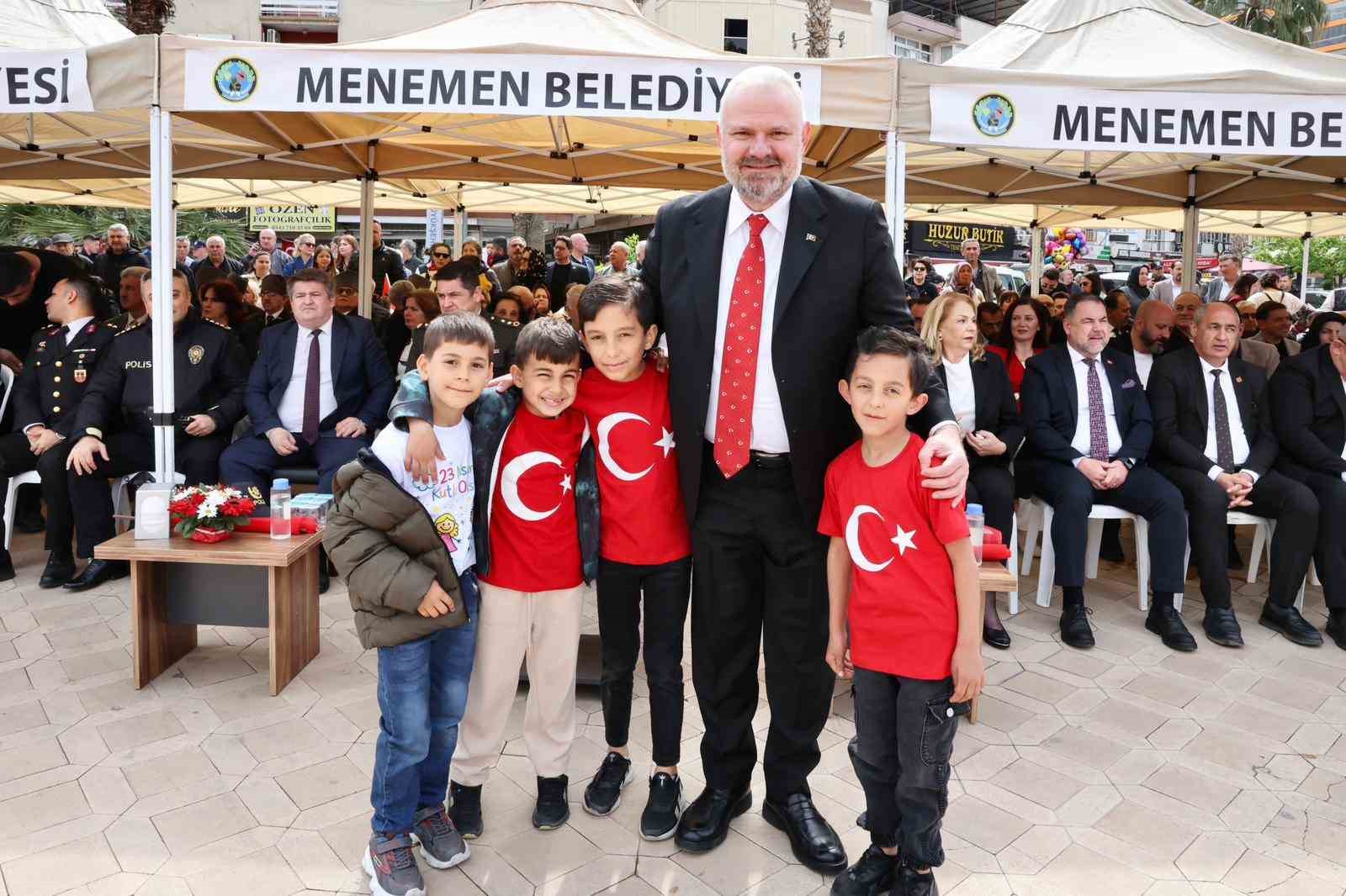 Menemen’de coşkulu kutlama
