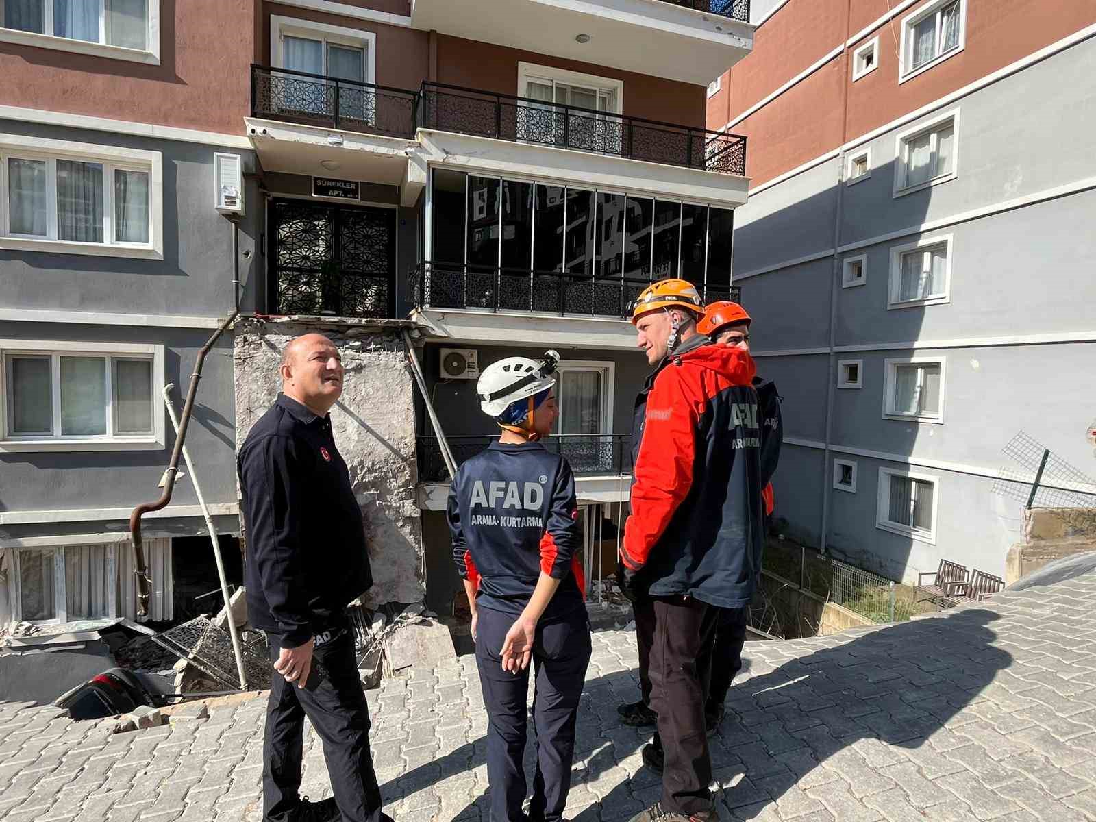 Menemen’de istinat duvarı çöktü: 151 kişi tahliye edildi
