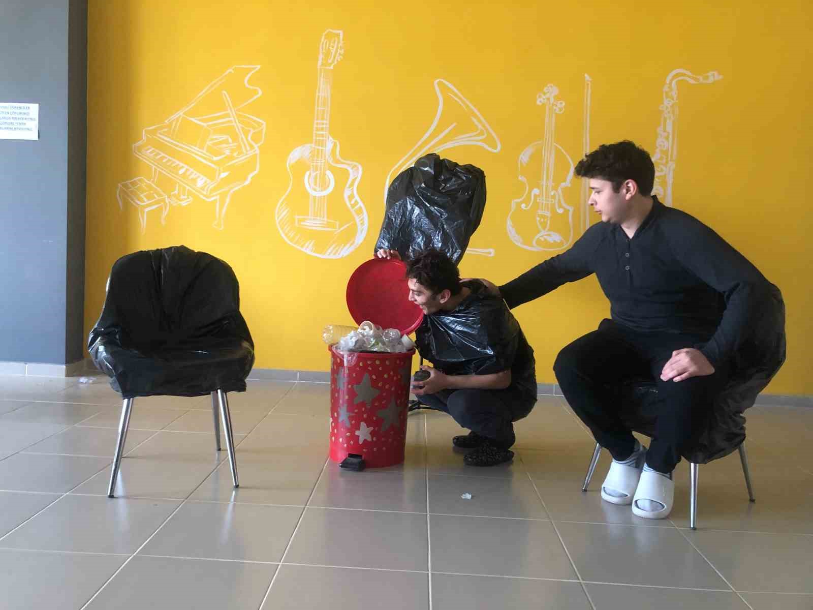 Menteşe’de atıklar sanata dönüşüyor
