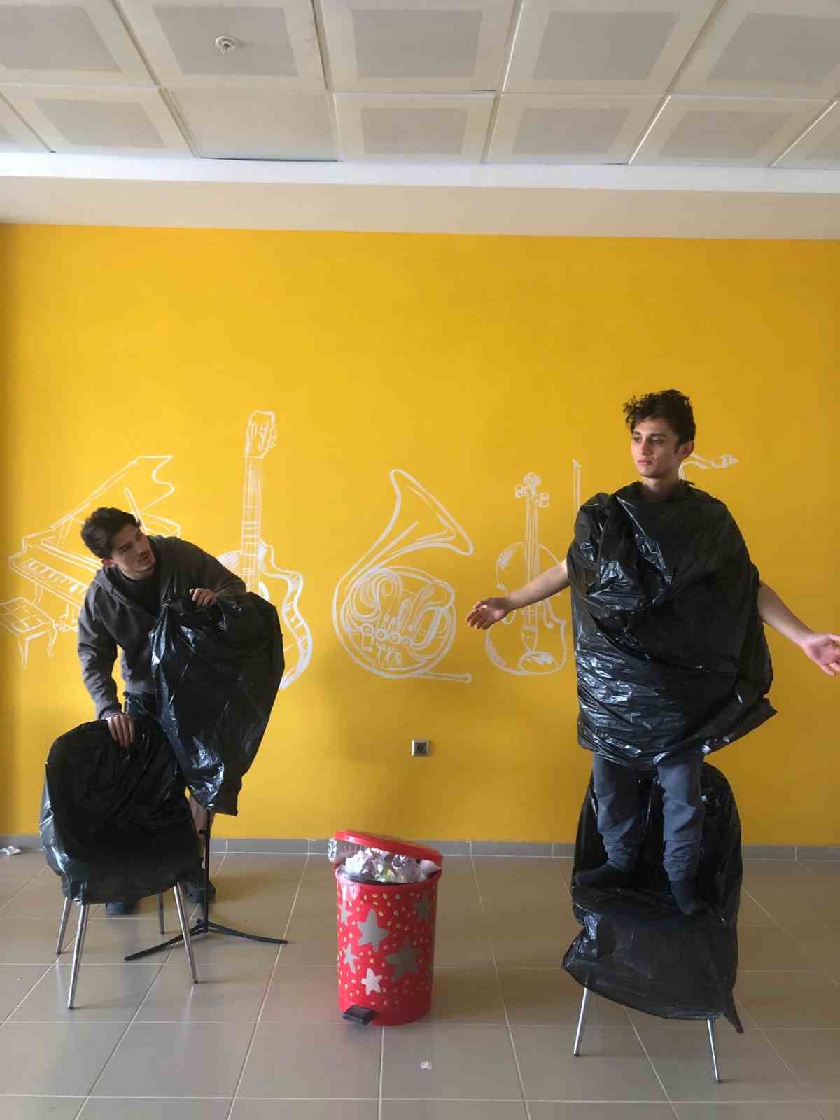 Menteşe’de atıklar sanata dönüşüyor
