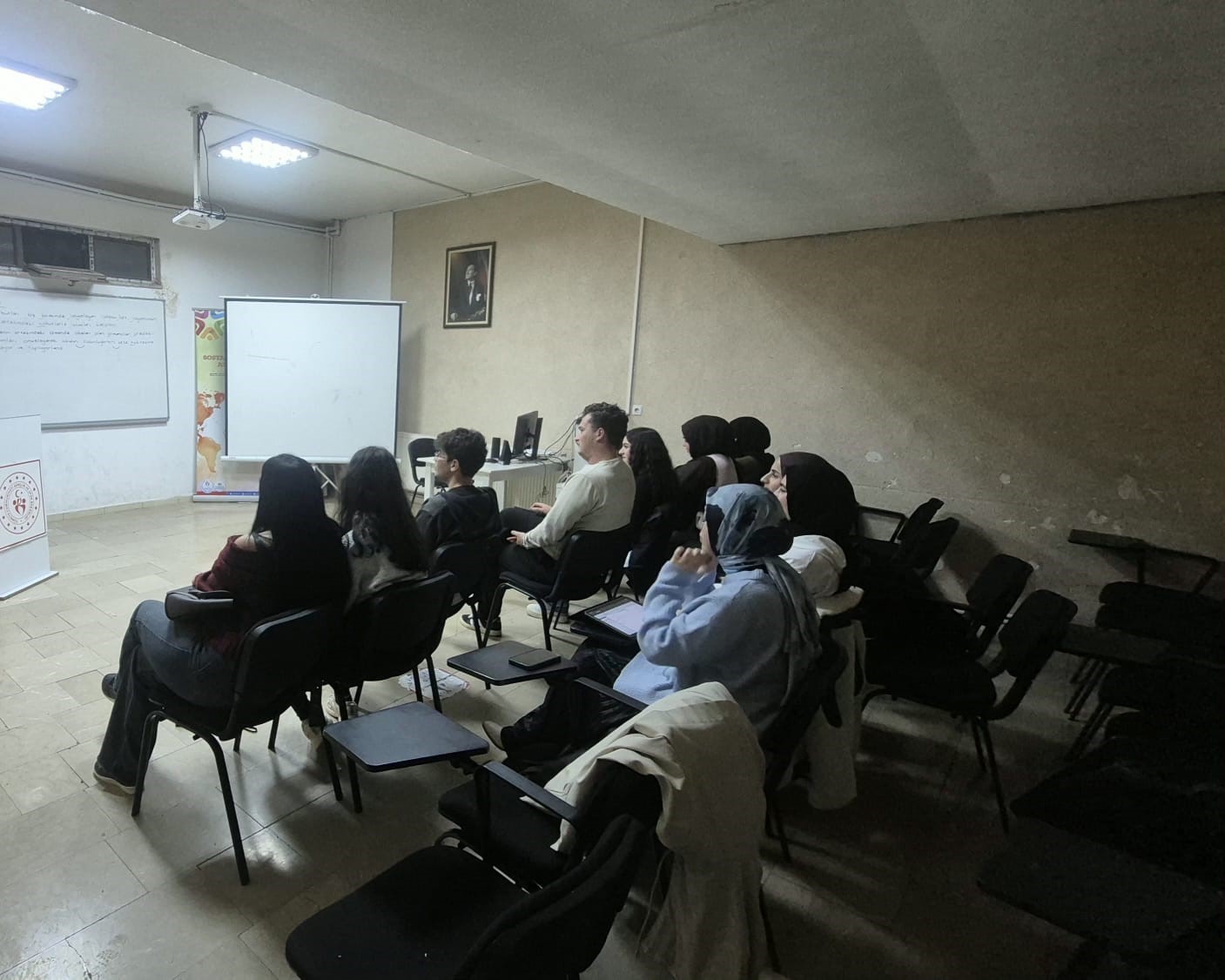 Menteşe’de, gençler "Kendini Keşfet" programı ile etkili iletişim eğitimi tamamlandı
