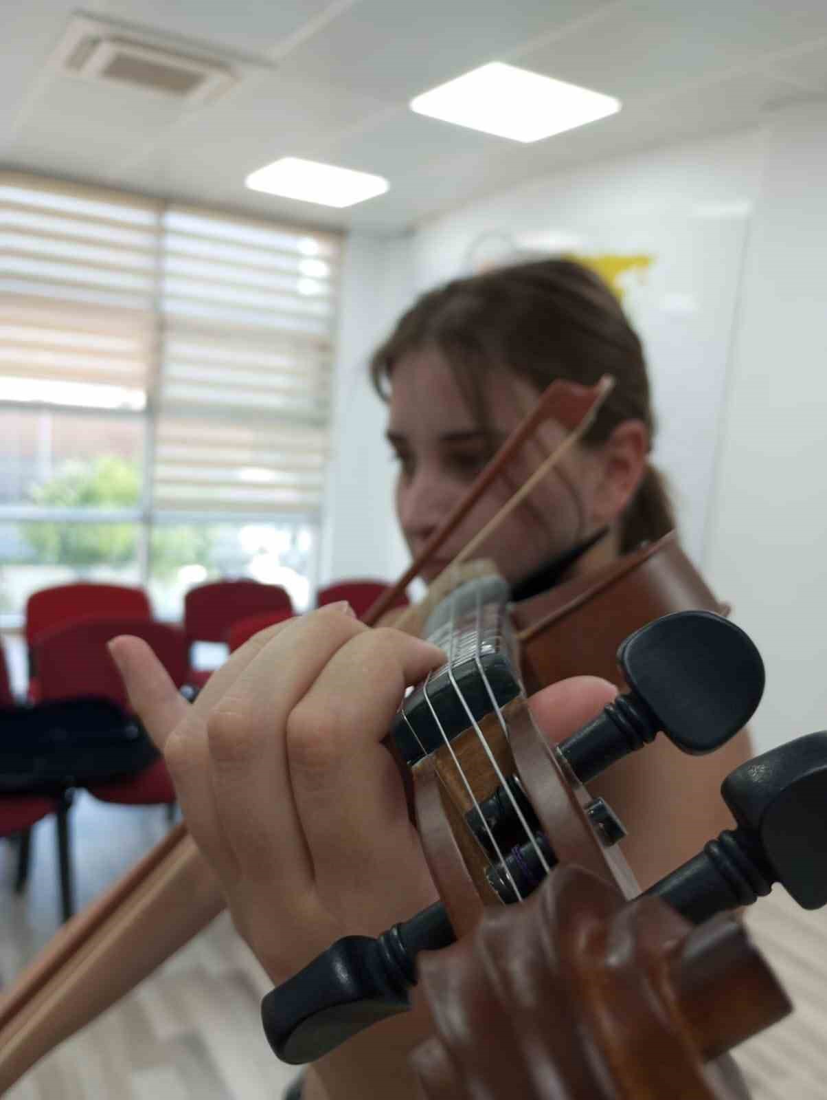 Menteşe’de gençler sanatla buluşuyor
