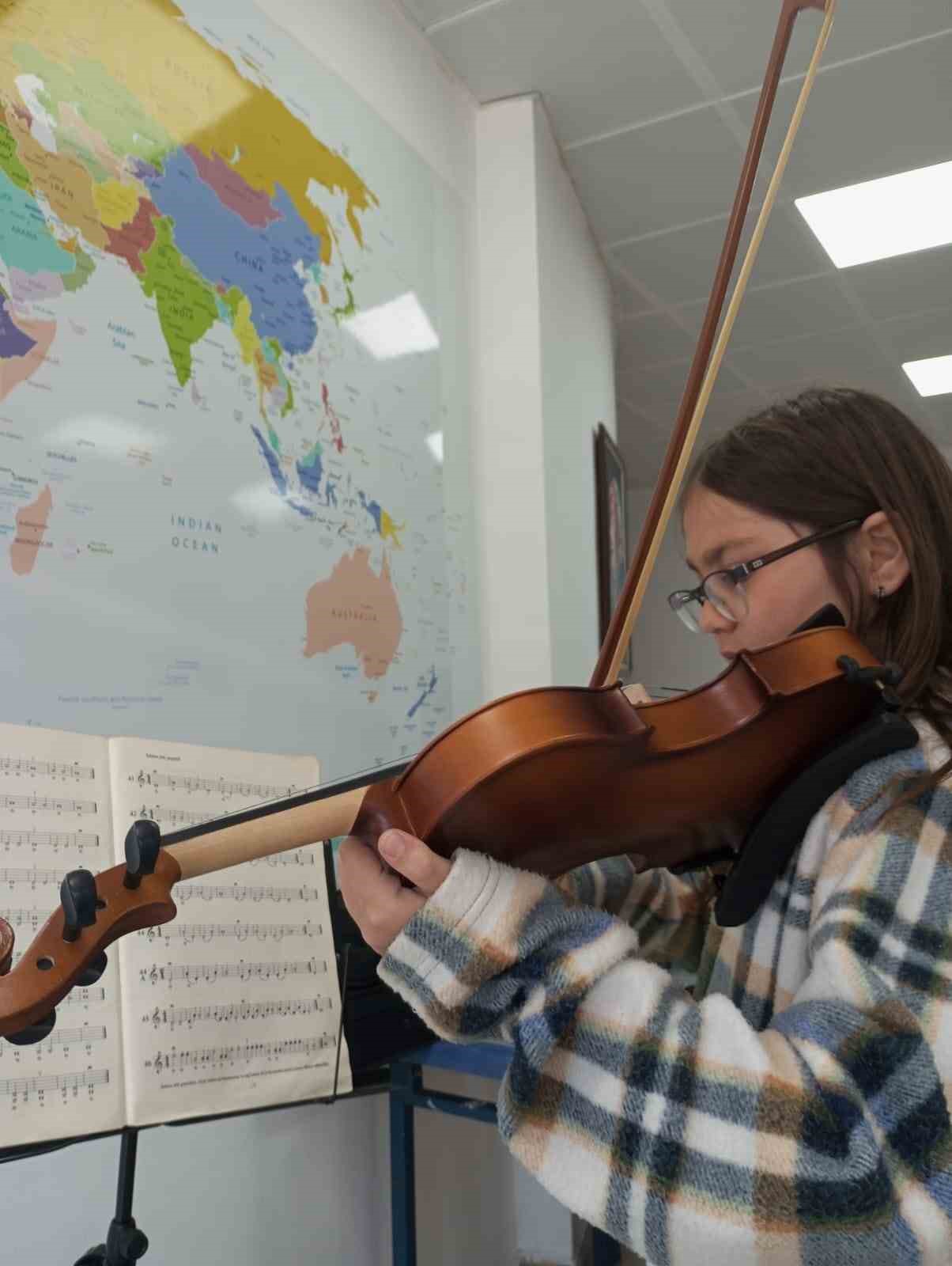 Menteşe’de gençler sanatla buluşuyor
