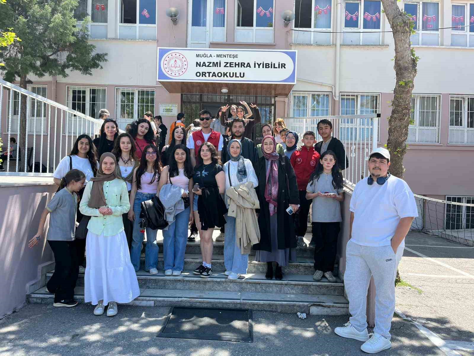 Menteşe’de gönüllü gençlerden örnek etkinlik
