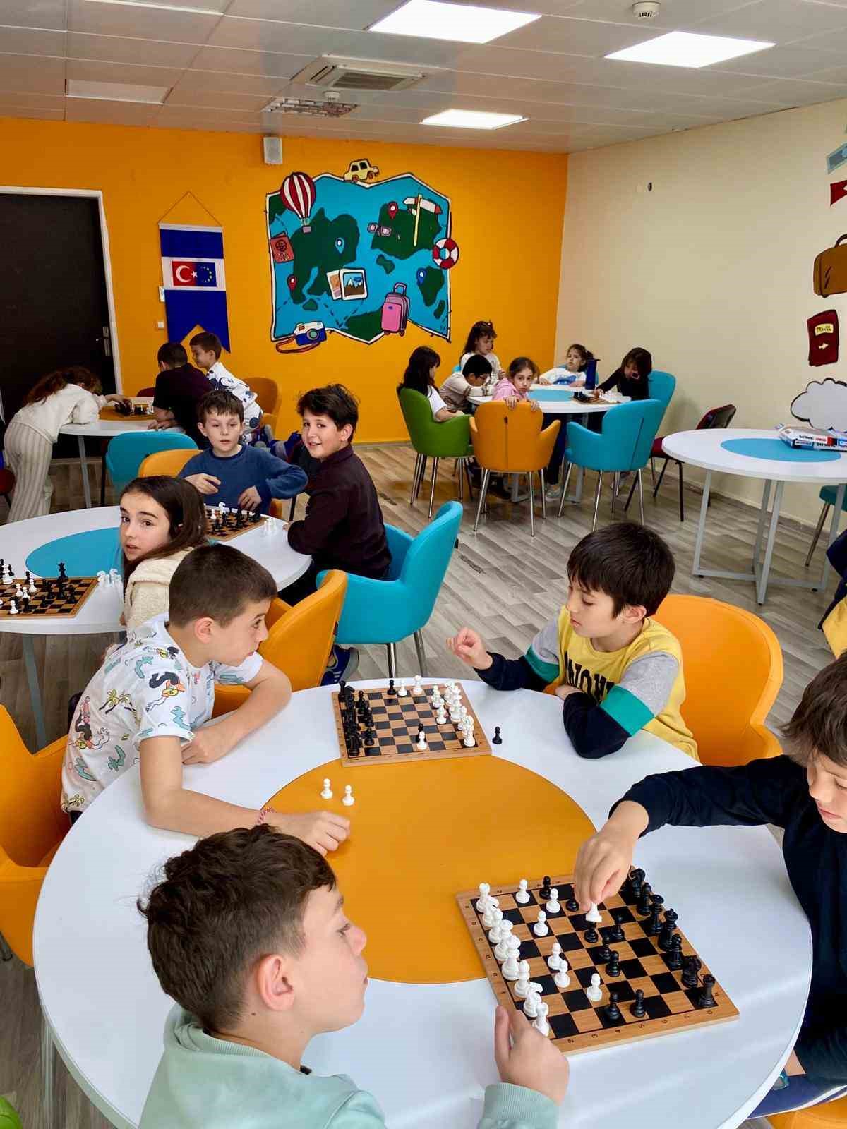 Menteşe’de hamle sırası gençlerde
Menteşe’de hamle sırası gençlerde