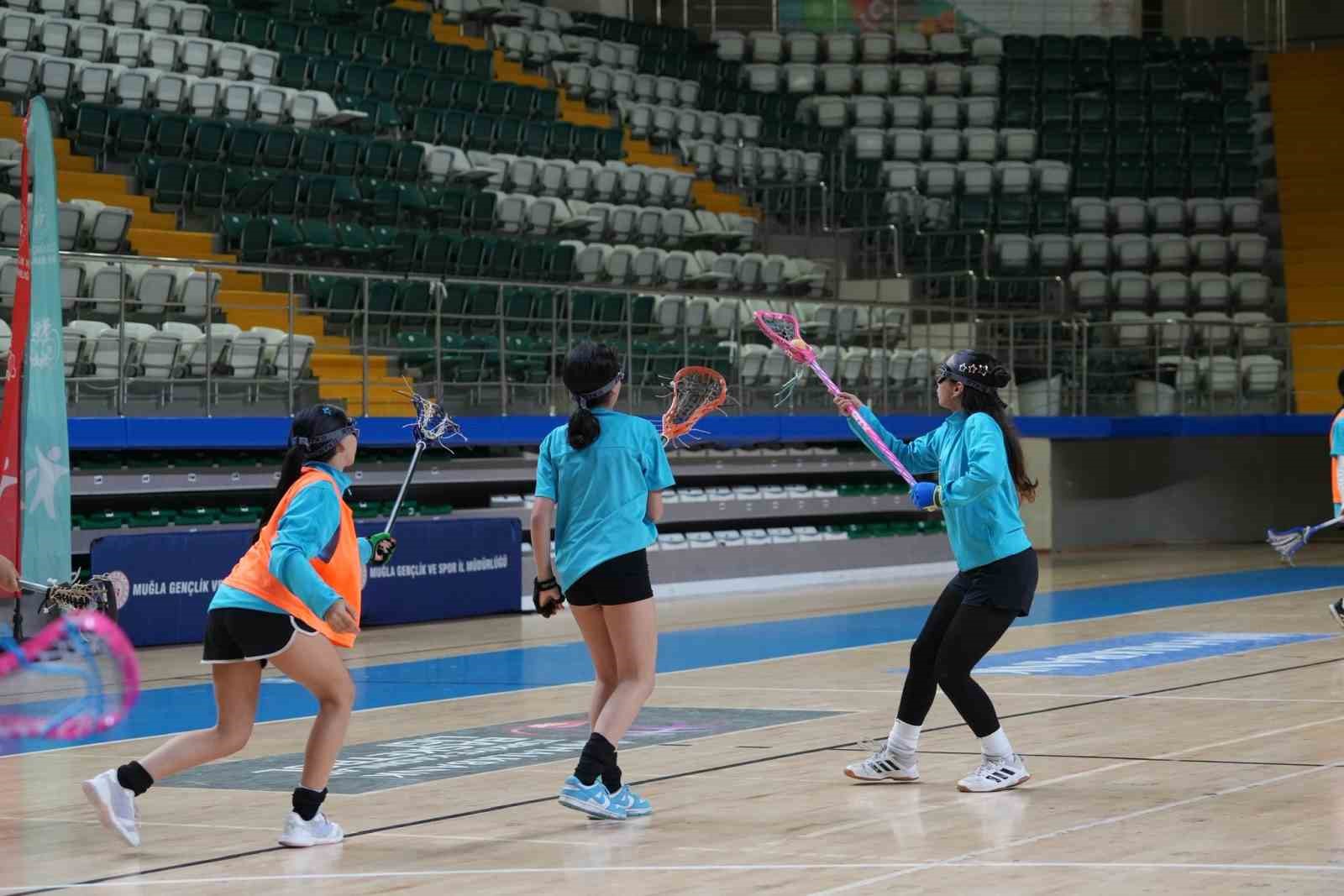 Menteşe’de Lakros rüzgarı
Menteşe’de Lakros rüzgarı