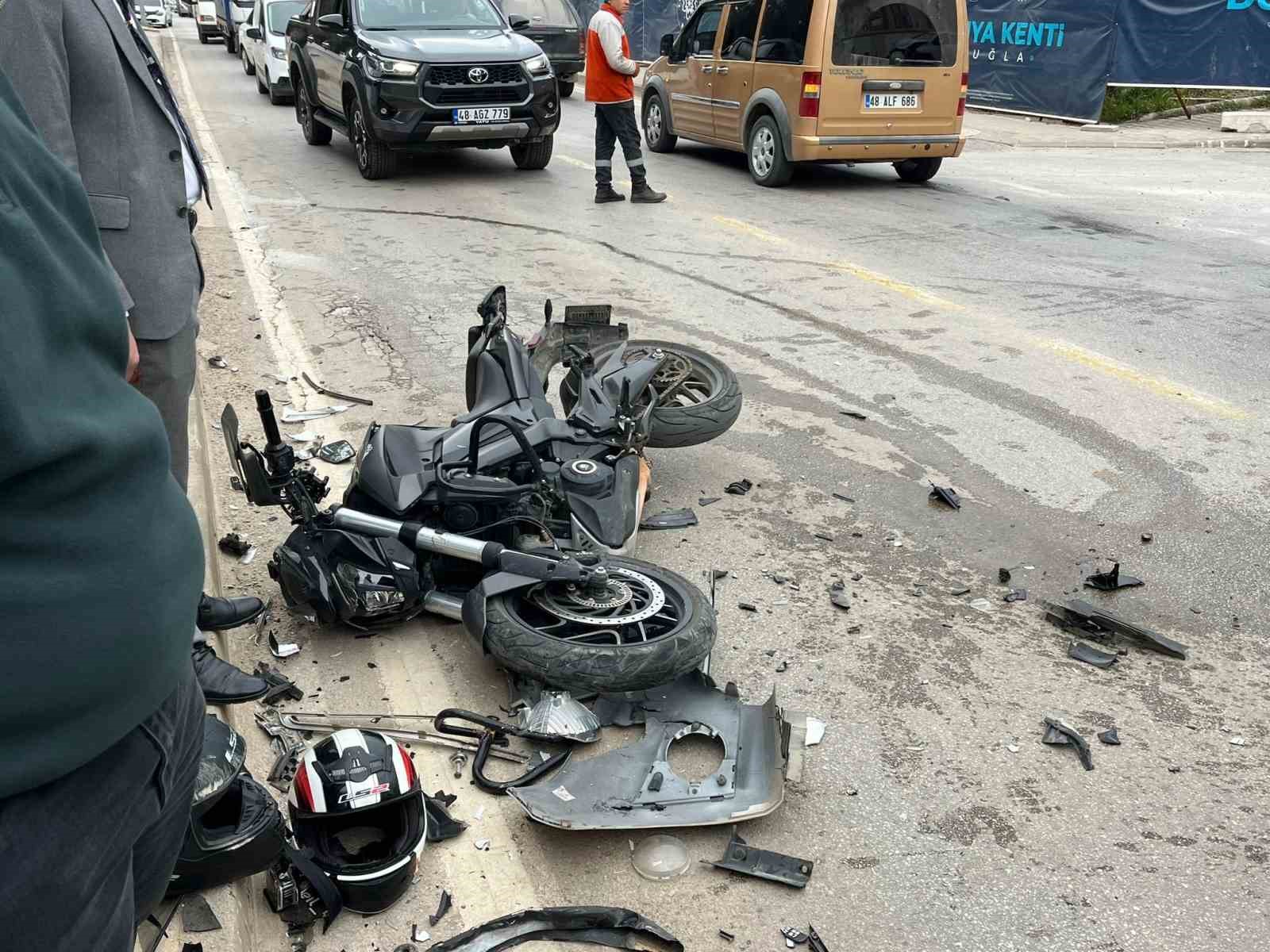 Menteşe’de yarım saat arayla iki motosiklet kazası: 3 yaralı
