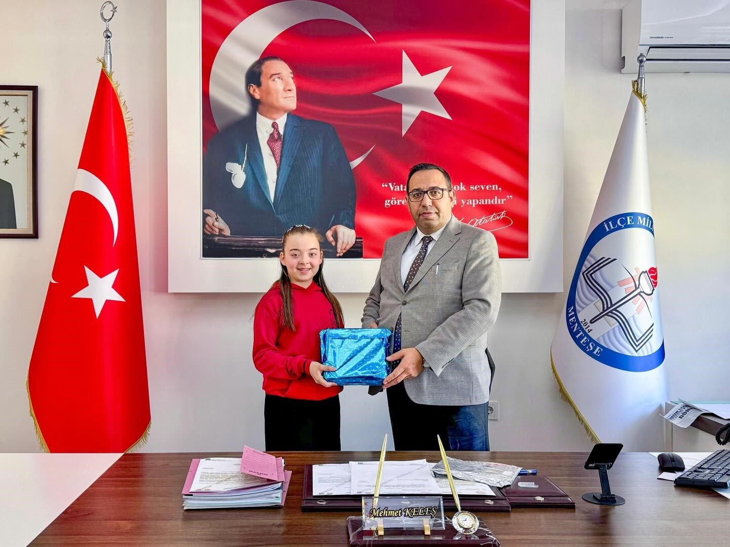 Menteşeli Azra İstiklal Marşı okuma yarışmasında Türkiye birincisi oldu
