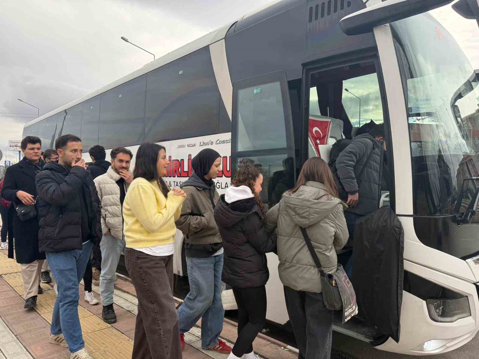 Menteşeli gençler Ankara yolcusu
