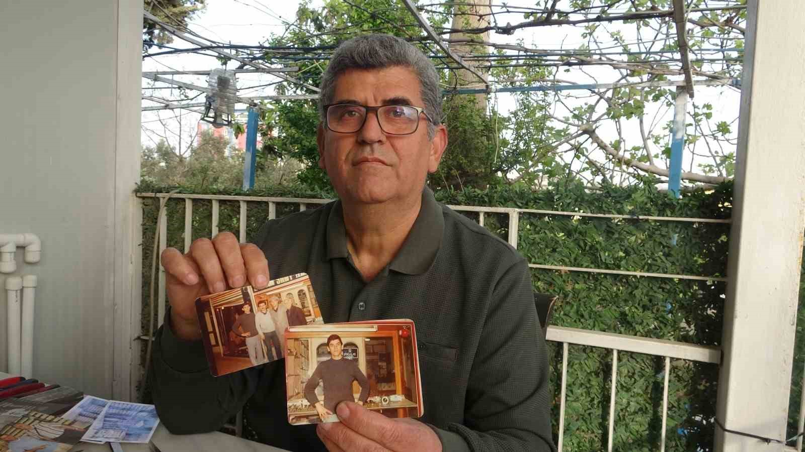 Merakla başlayıp 35 sene yaptığı mesleği teknolojiye yenik düşen saatçi, 12 yıldır evinde mesleğini yaşatıyor
