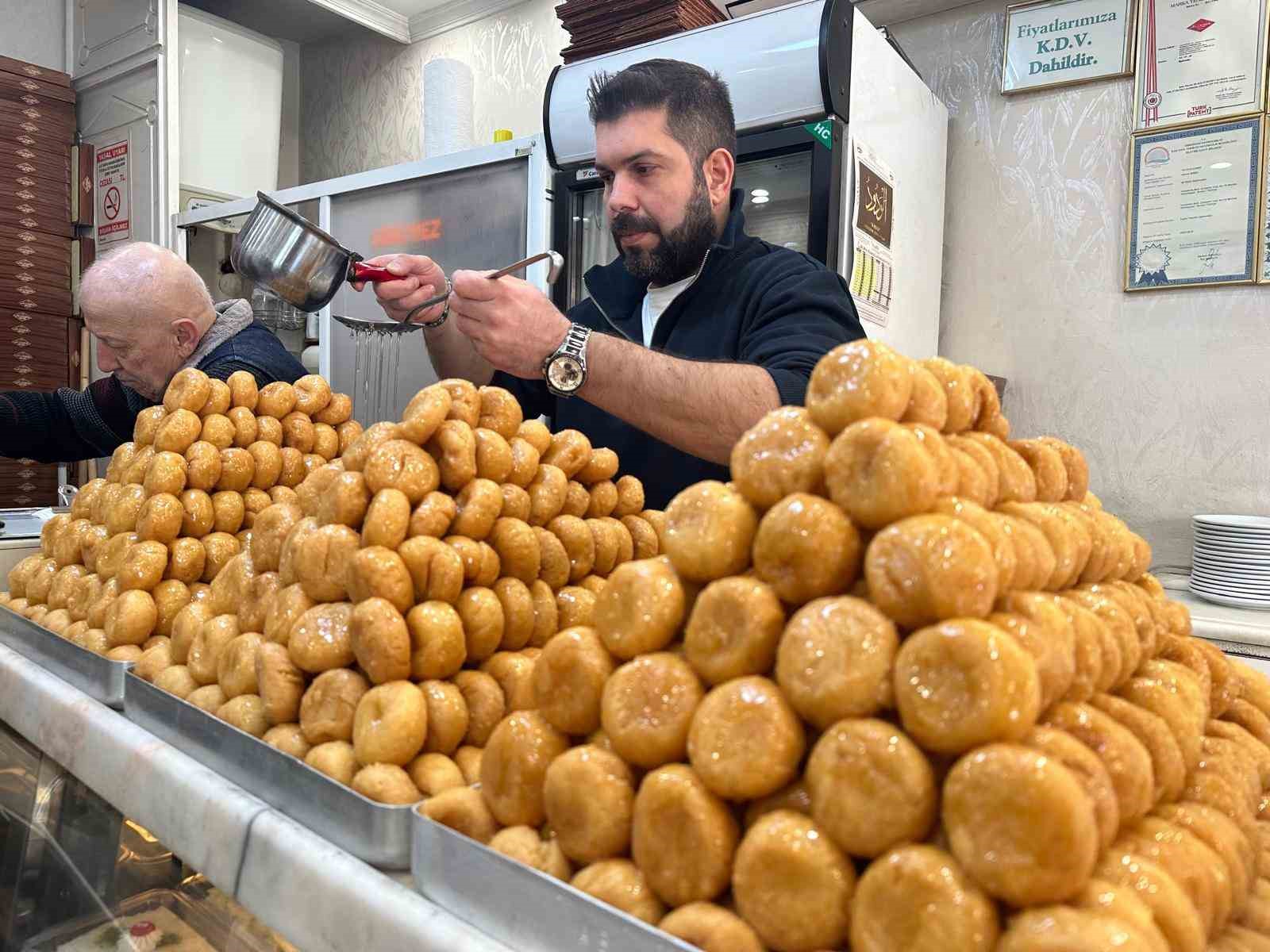"Meraklı Baklavacı"nın 66 yıllık sırrı: Ramazan helvası
