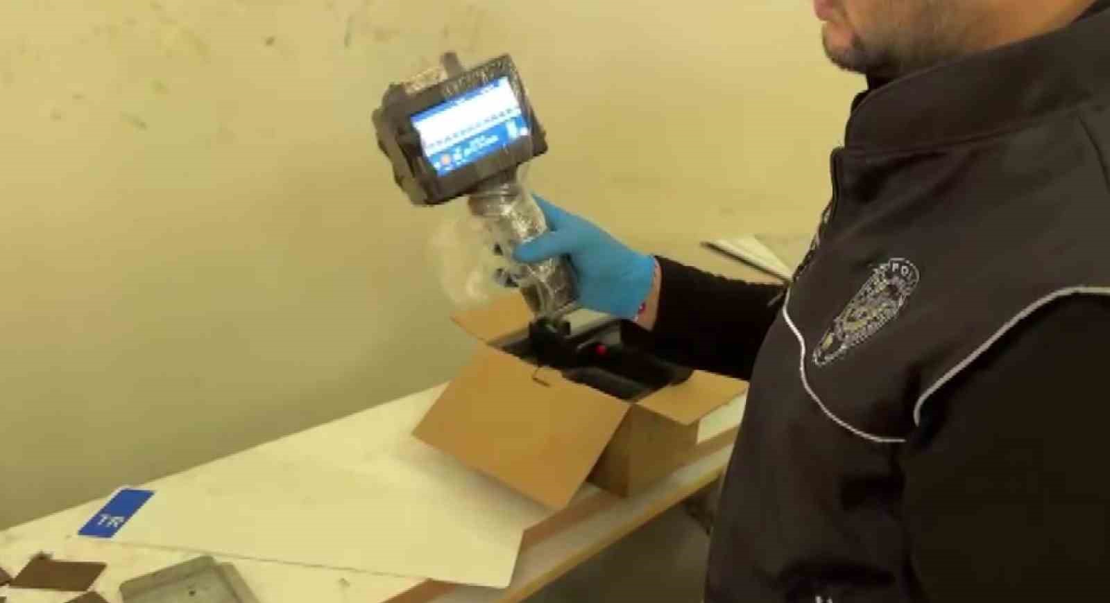 Merdiven altı plaka basım atölyelerine baskın: 4 tutuklama
Merdiven altı plaka basım atölyelerine baskın: 4 tutuklama