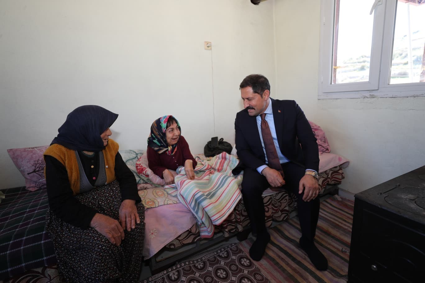 Merhametiyle Türkiye’ye örnek olan 80 yaşındaki anne ve ömrünü adadığı 61 yaşındaki engelli kızının Vali’yle sohbetleri yürekleri ısıttı
