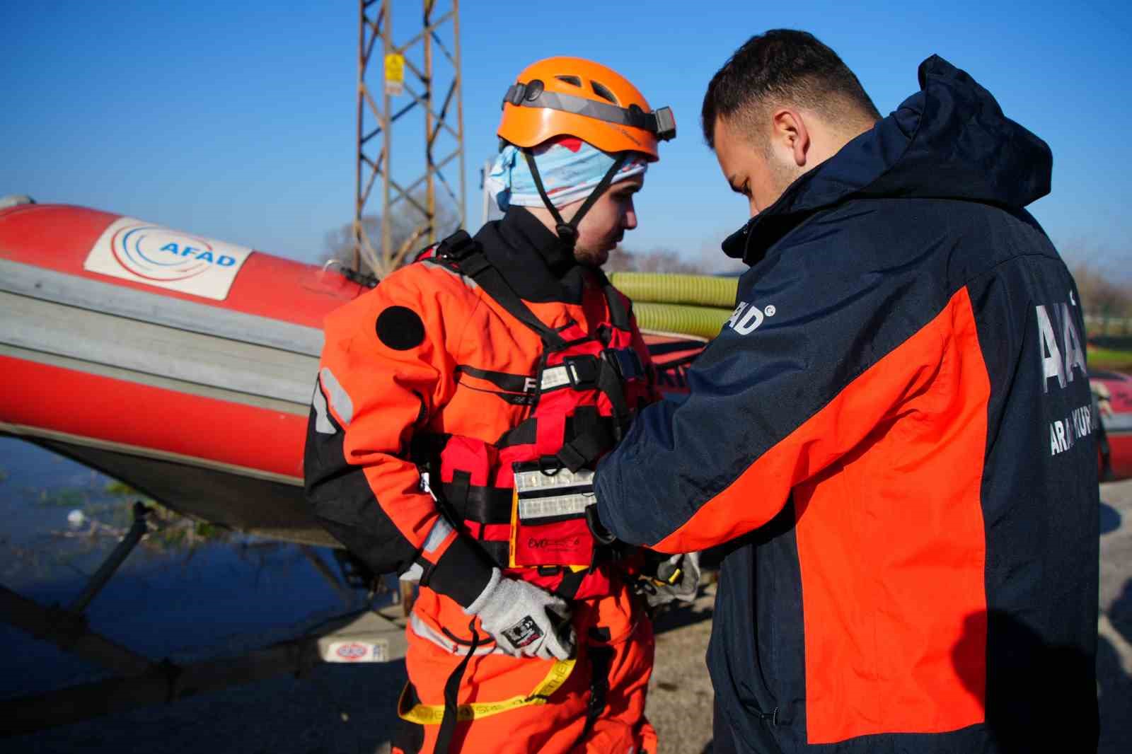Meriç Nehri taştı, ovalar su altında kaldı
