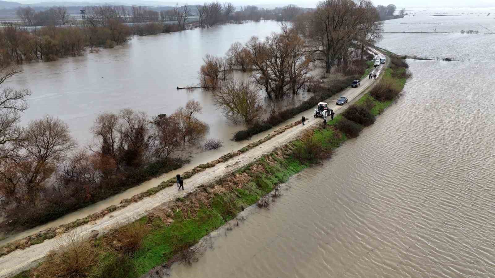 Meriç Nehri taştı, Subaşı’ndaki tarım arazileri sular altında kaldı

