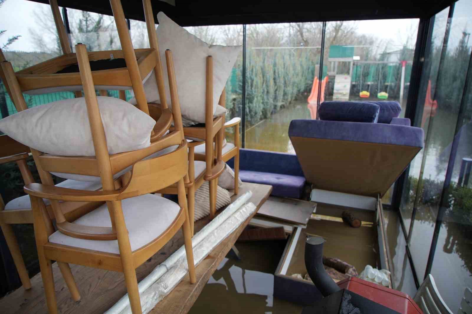 Meriç Nehri’nde su seviyesi normale döndü, evlerdeki hasar ortaya çıktı
