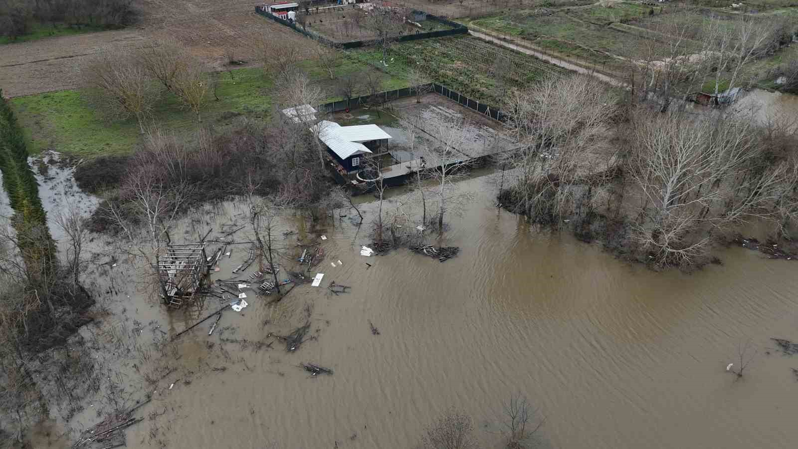 Meriç Nehri’nde su seviyesi normale döndü, evlerdeki hasar ortaya çıktı

