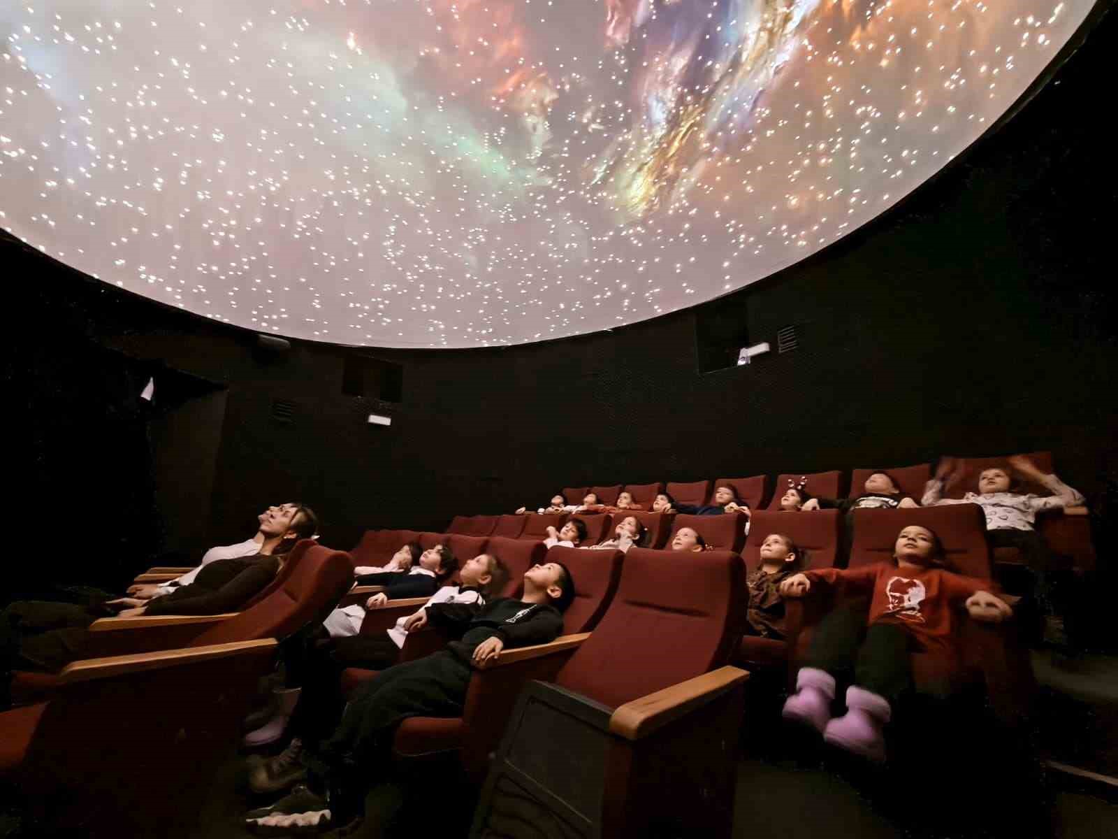 Merkezefendi Atatürk Bilim Merkezine minik öğrenciler ziyaret etti
