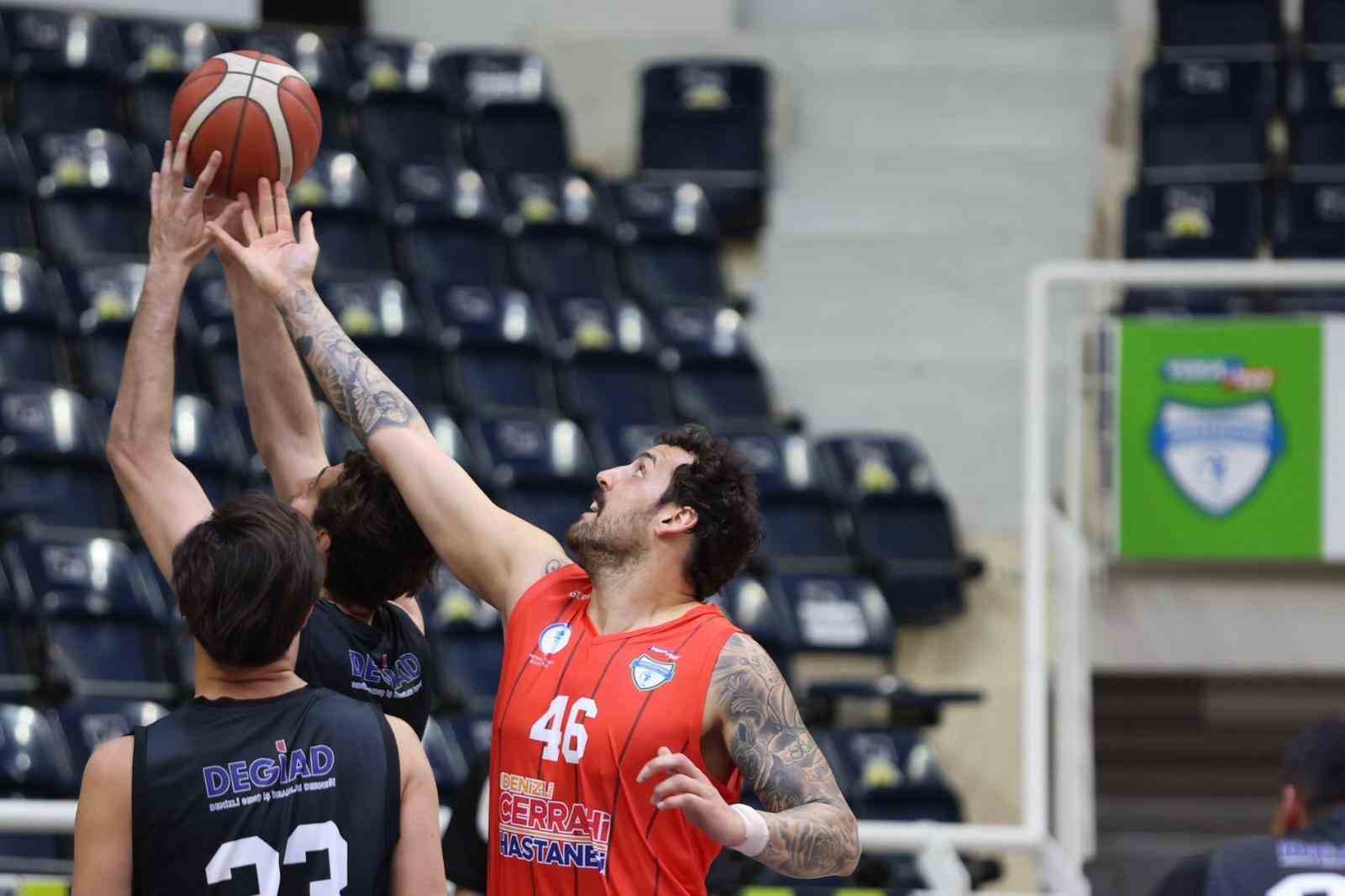 Merkezefendi Basketbol Takımı eğitime destek amacıyla parkeye çıktı
