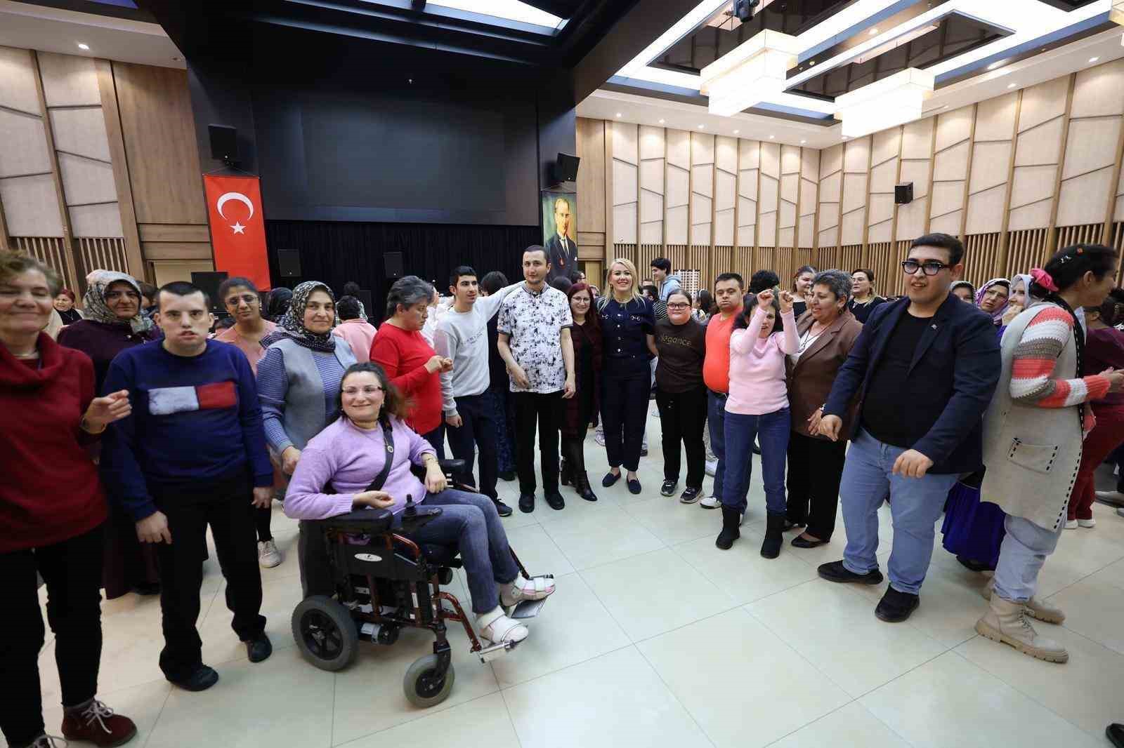 Merkezefendi’de Engelsiz Yaşam Akademisi aileleri iftarda buluştu
