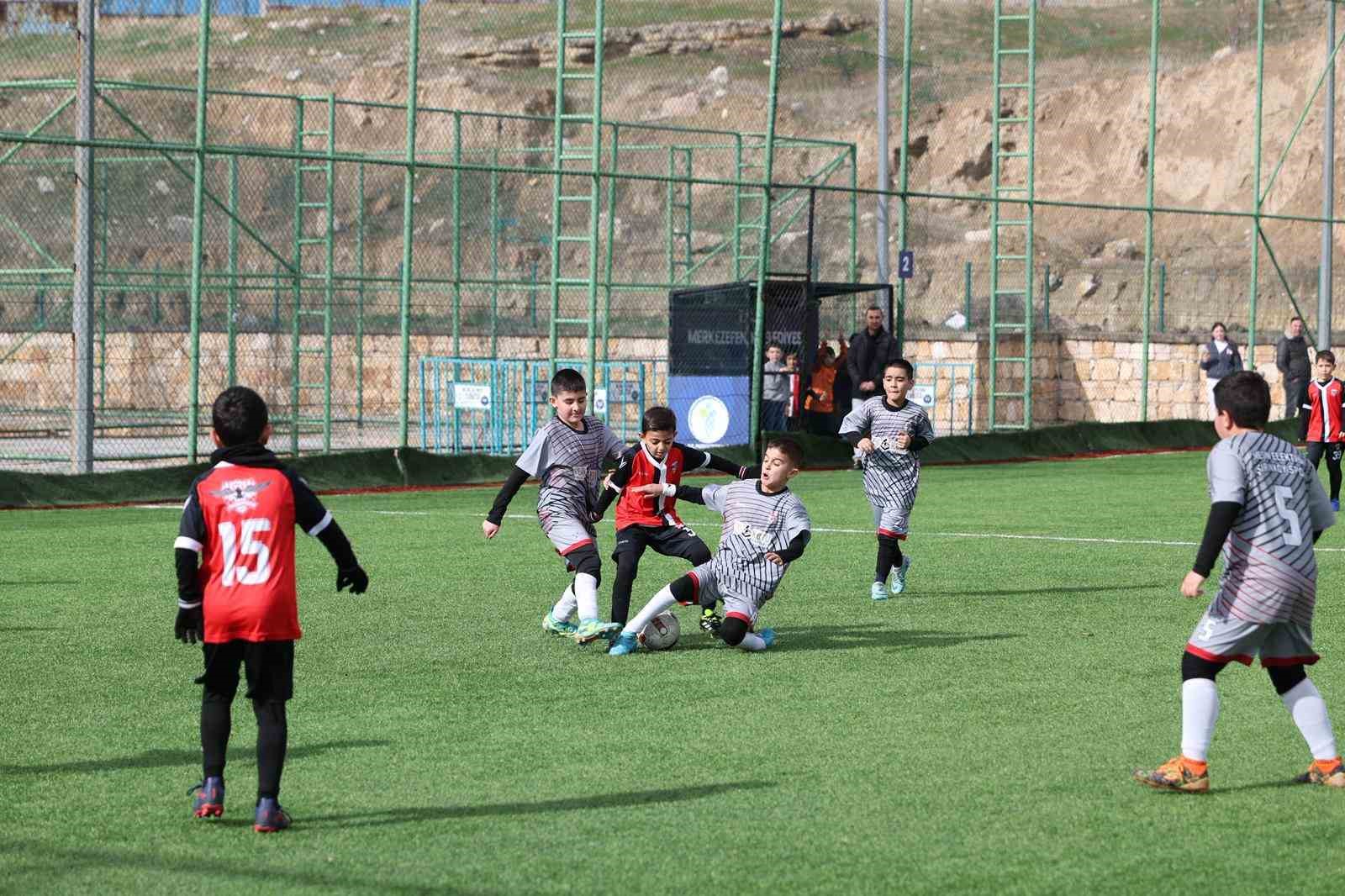 Merkezefendi’de U-9 Şenlik Ligi tüm hızıyla devam ediyor
