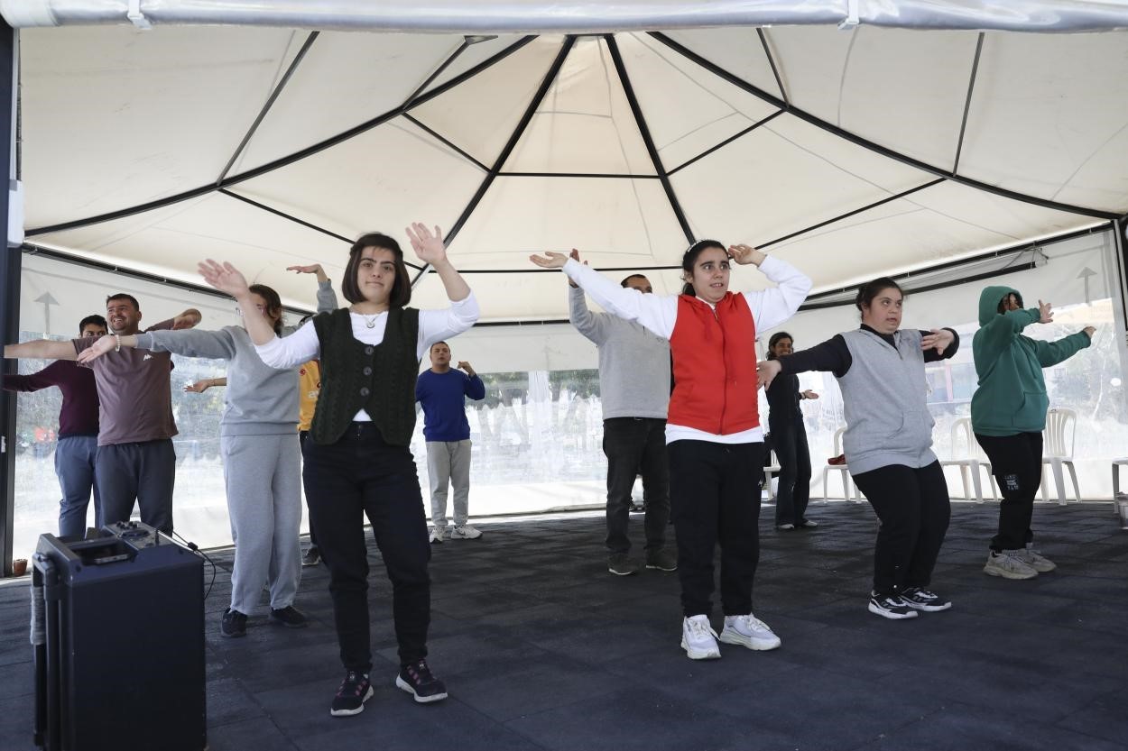 Mersin Büyükşehir Belediyesinden özel bireylere engelsiz yaşam desteği
