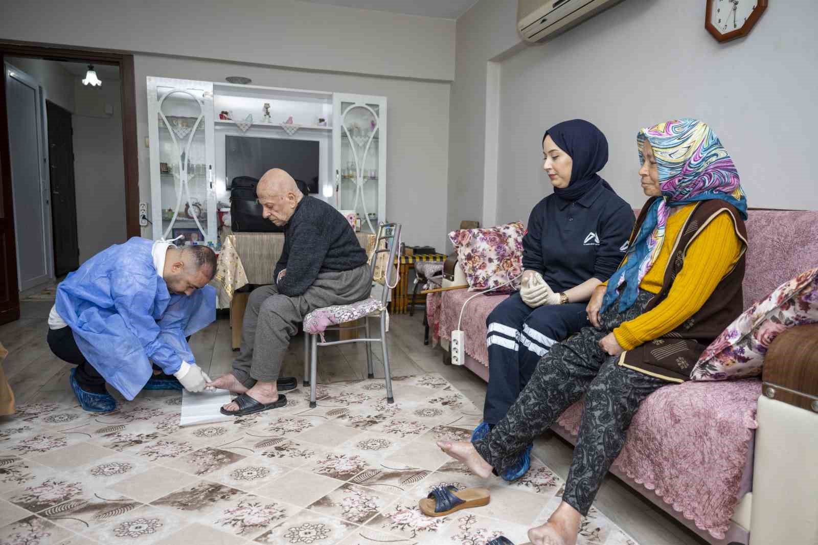 Mersin Büyükşehir Belediyesinden yaşlılara bayram desteği
