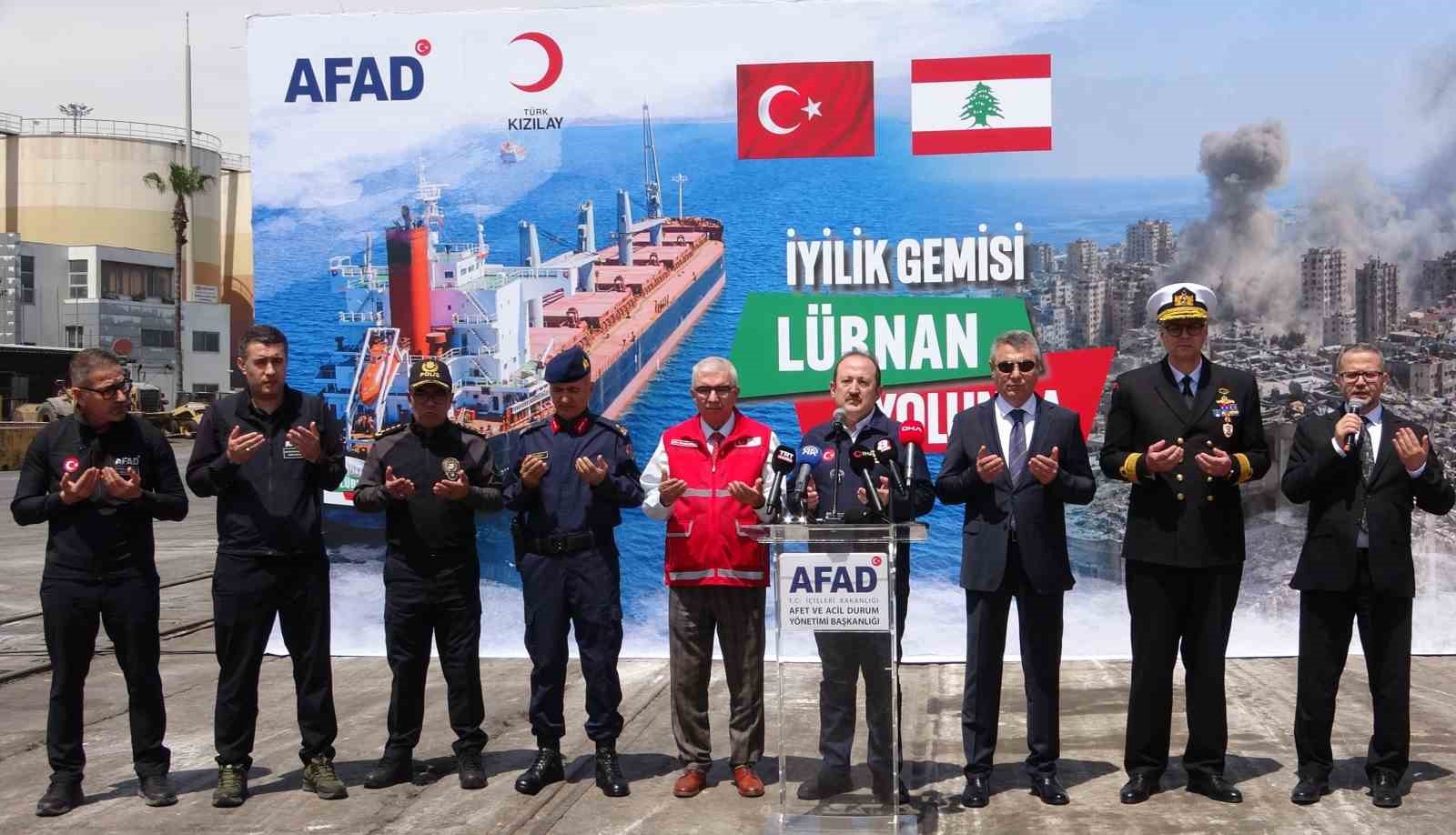 Mersin Limanı’ndan Lübnan’a 730 tonluk insani yardım yola çıktı
