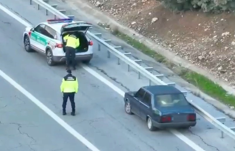 Mersin otoyolunda dron destekli jandarma denetimi: 6 bin 230 TL ceza
