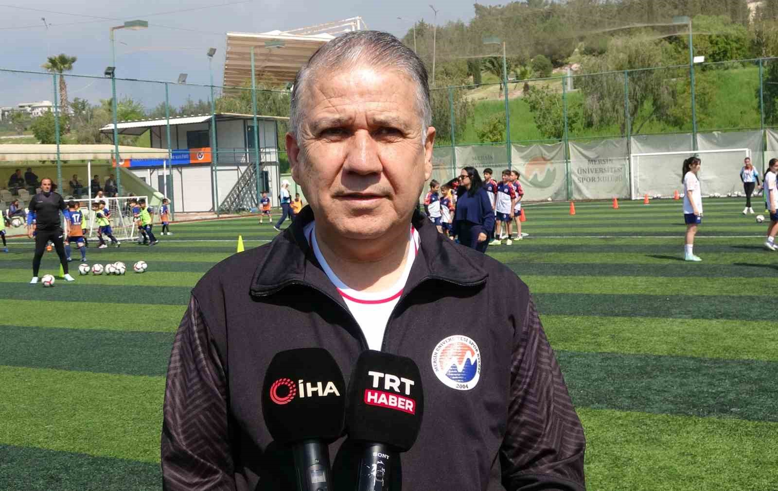 Mersin Üniversitesi’nde yüzlerce çocuk ve genç, dijital bağımlılıktan uzak sporla yetişiyor
Mersin Üniversitesi’nde yüzlerce çocuk ve genç, dijital bağımlılıktan uzak sporla yetişiyor