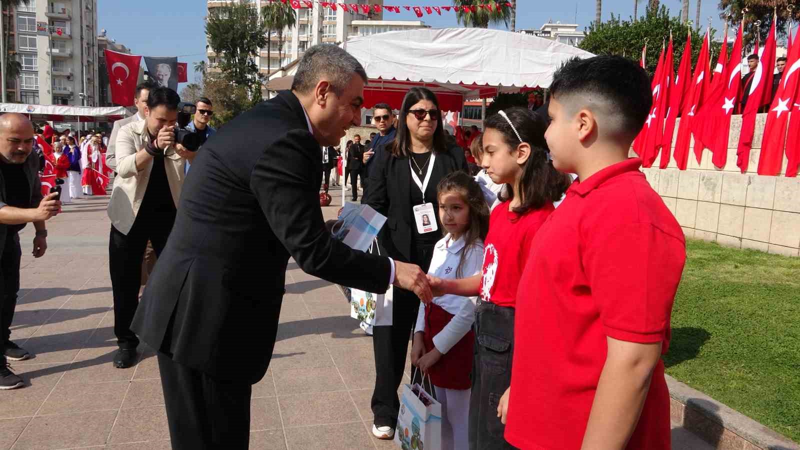 Mersin’de 23 Nisan coşkuyla kutlandı
